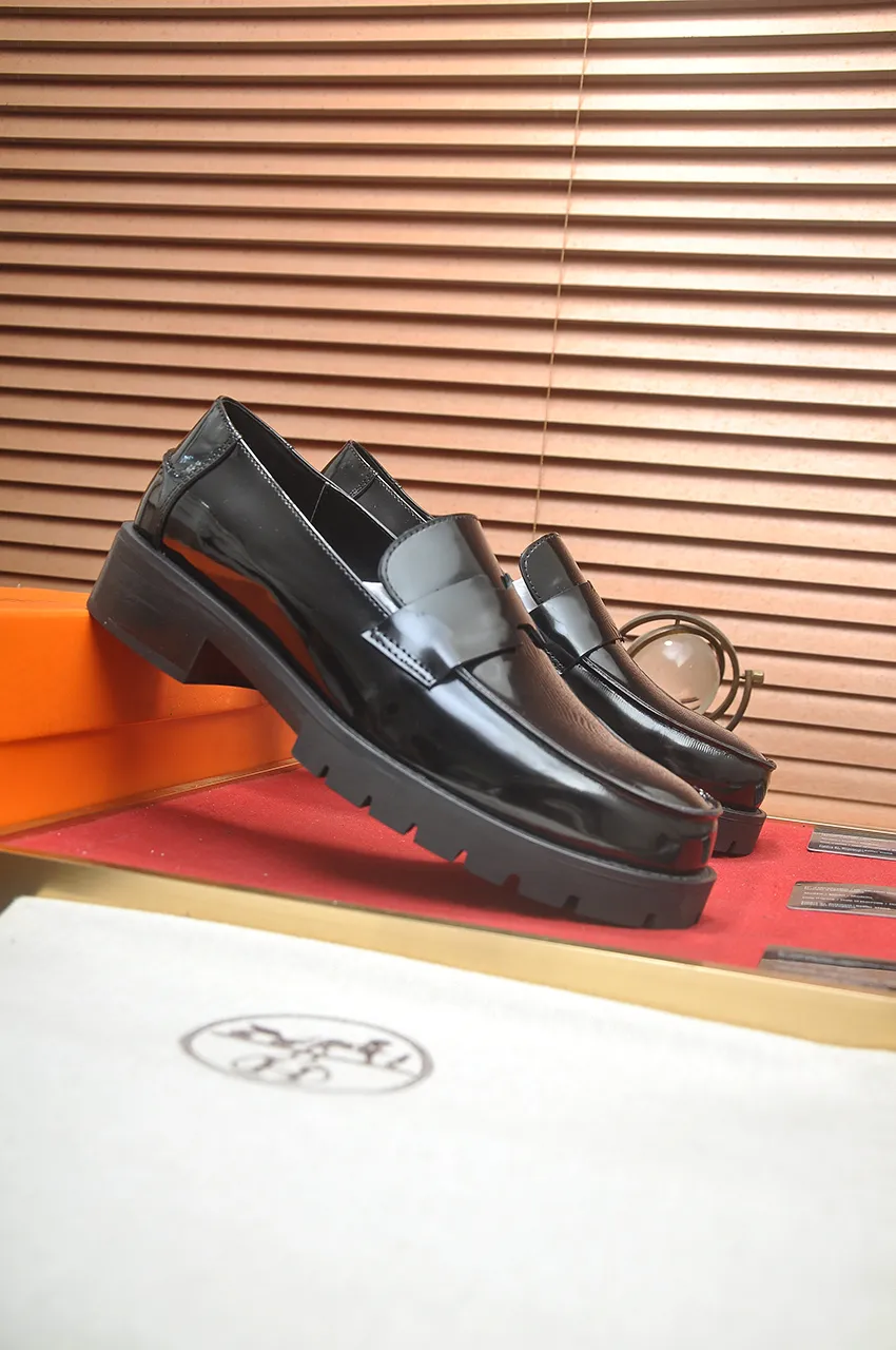Factory price 500💶[HERMES] (cowhide lining)🍀Italian top luxury🍀He does not pursue novel styles and gorgeous colors, but attracts the favor of successful men with his flawless, elegant and classic style. Formal leather shoes This very comfortable, simple and stable style allows you to easily match any style! The pattern is absolutely 1:1 refined from the original case, and we strive for excellence in materials, imported cowhide + cowhide lining💪💪💪extraordinary texture👍! Code number: 38-45 (45 customized)